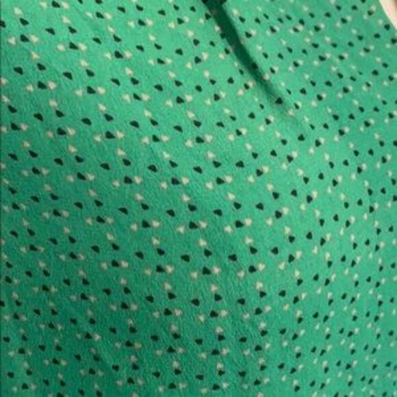 CAbi #124 Printed Business Blouse in Kelly Green - Picture 7 of 16